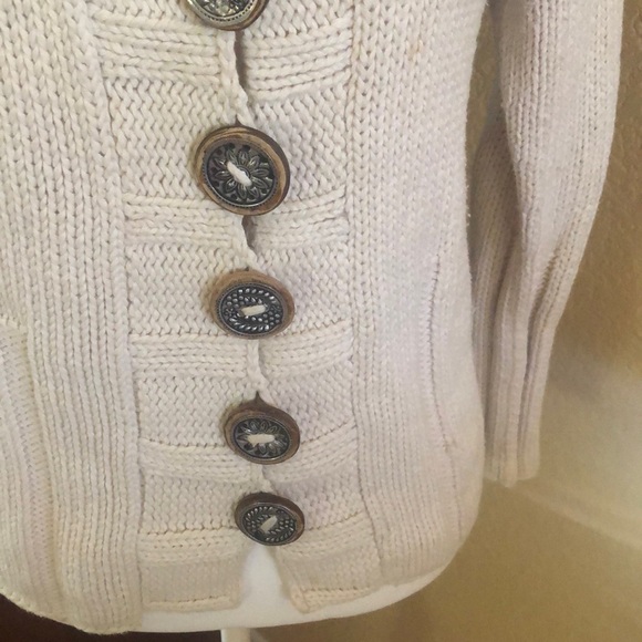 Pure Handknit Sweater - Picture 3 of 11